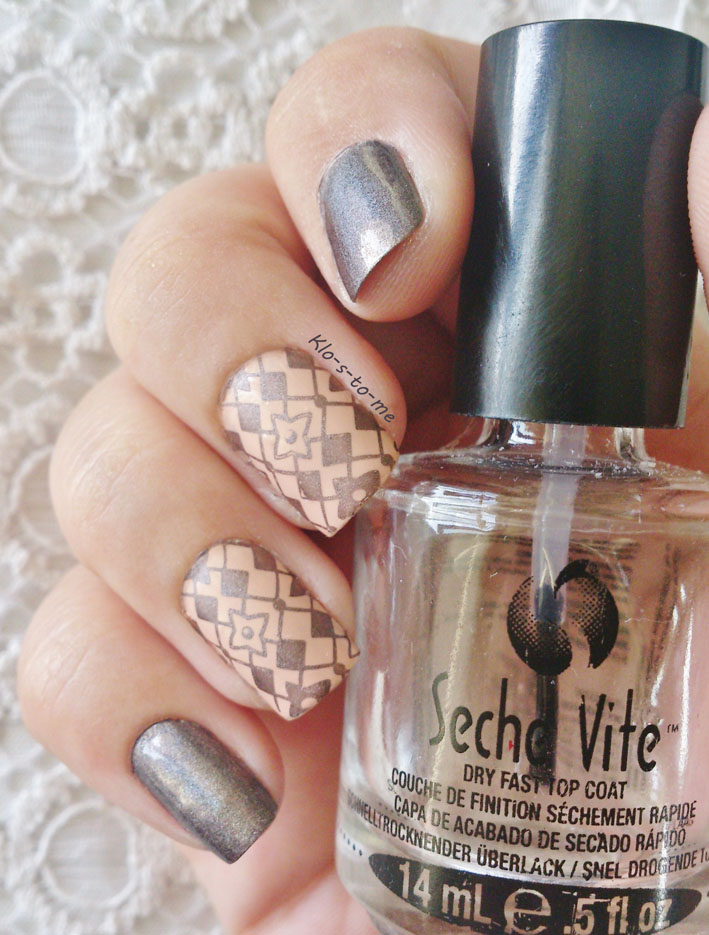 Stamping nail-art : Quadrille Holo