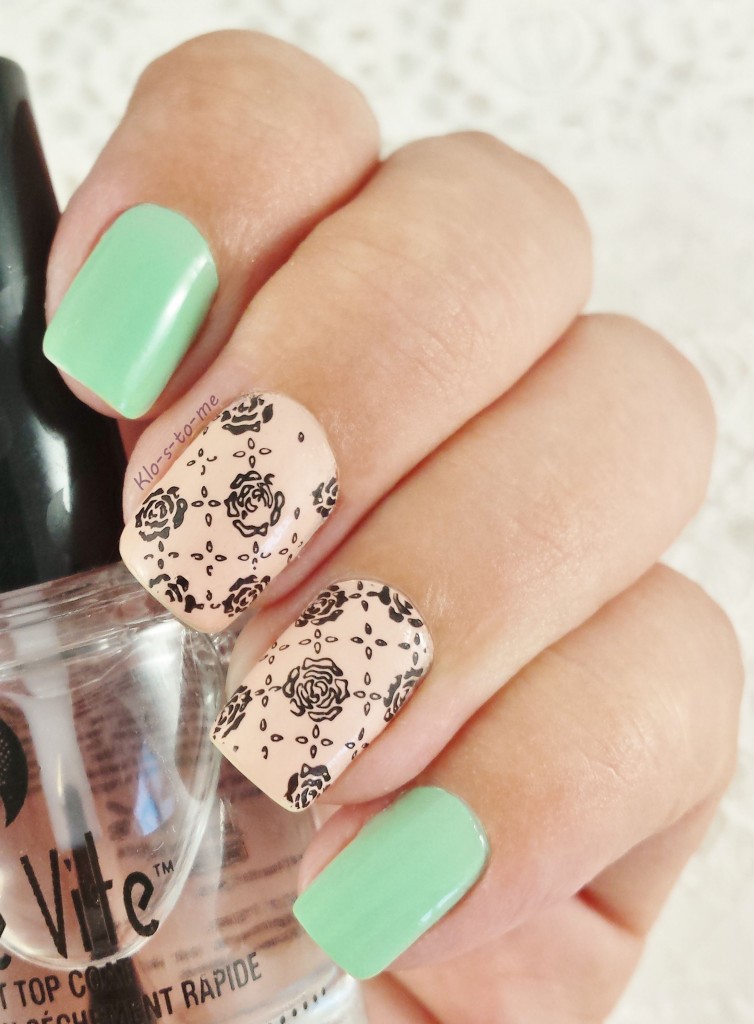 Stamping nail-art : Roses