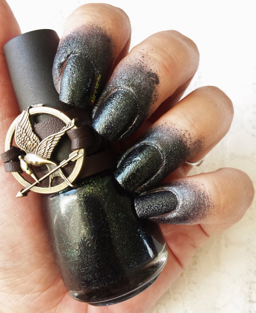 Hunger Games_District 12 - Charbon - nail-art