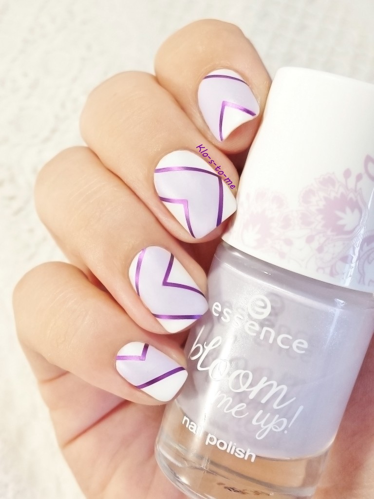 Nail-art Striping tape : violet et blanc