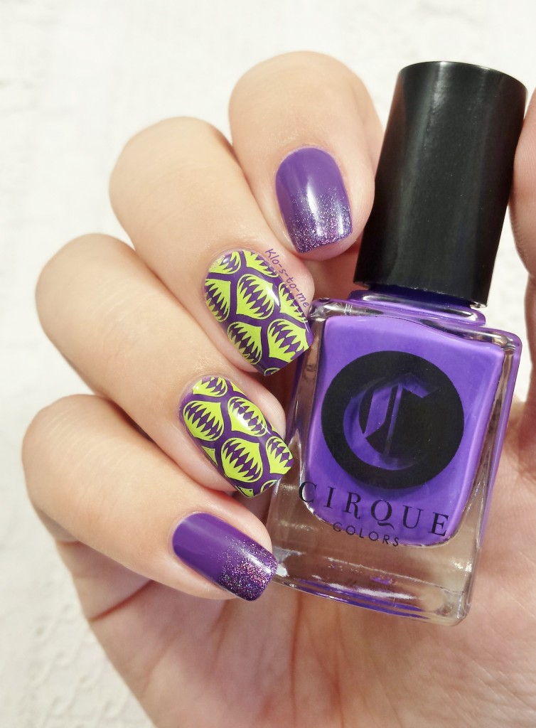 Technique du stamping : violet et vert neon