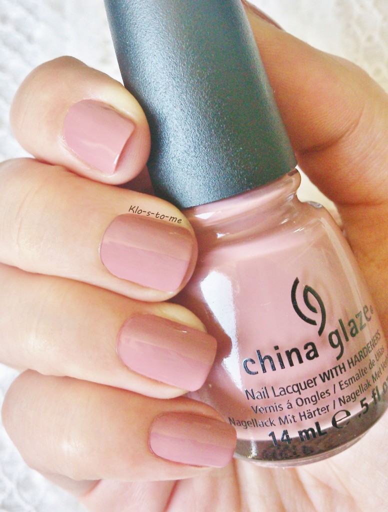 China Glaze - Dress me up - 80613 - 20140423 -