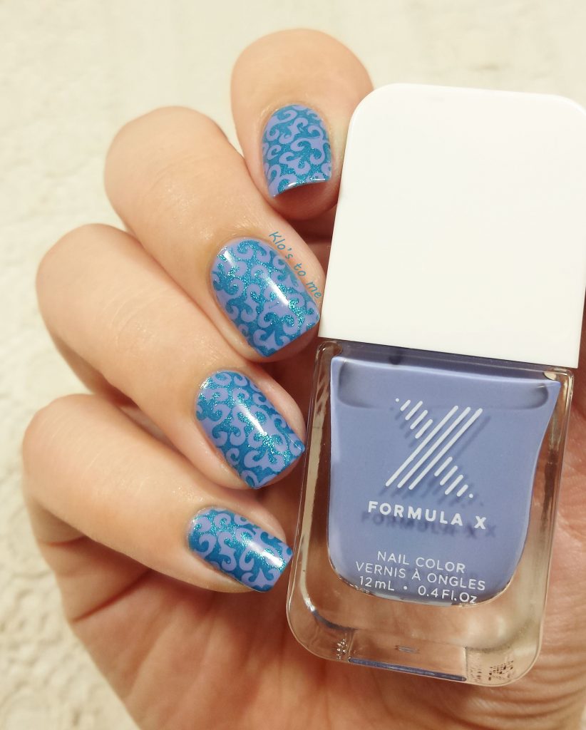 Nail-art Baroque : bleu et paillettes