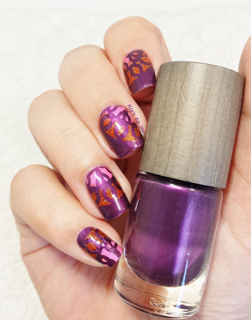 Nail-art pochoir : violet