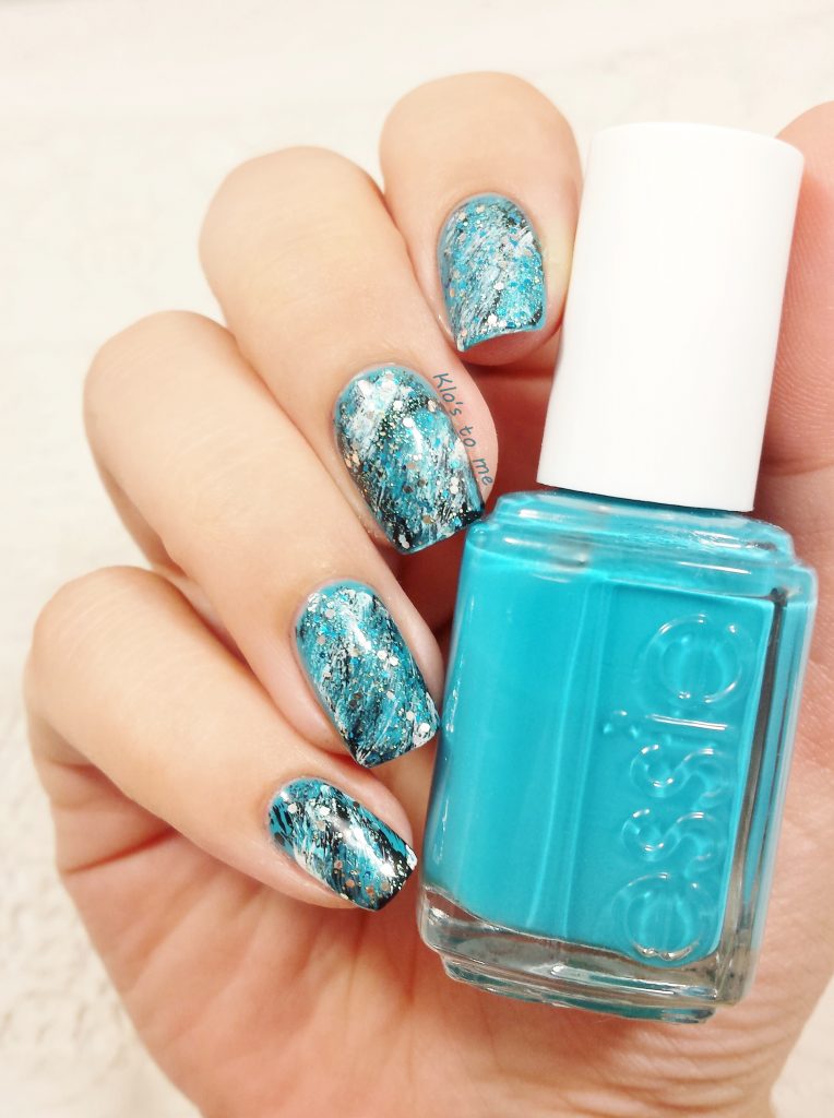 Nail-art dry brush : bleu du n'importe quoi 