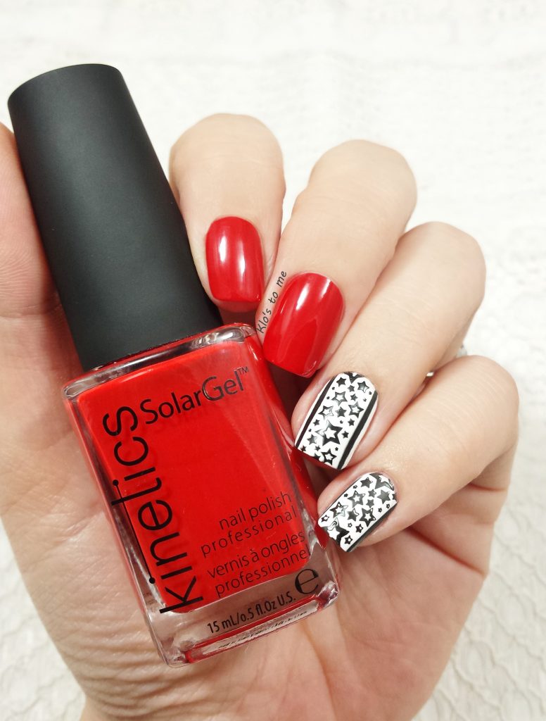 Nail-art géométrique : tapis rouge