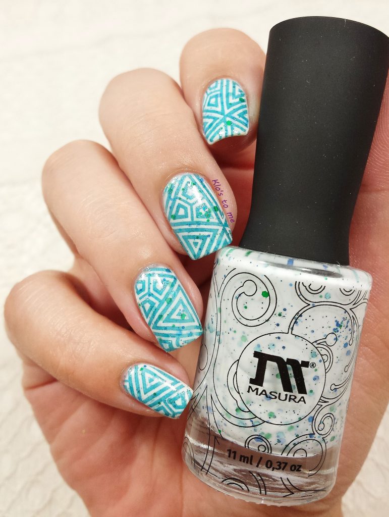 Nail-art graphique : bleu