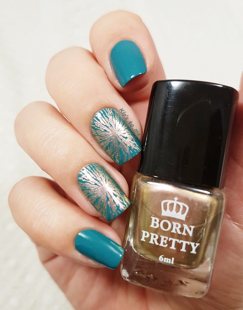 Nail-art abstrait : teal 