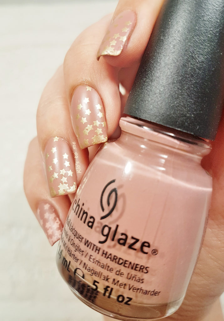 Nail-art géométrique : étoiles