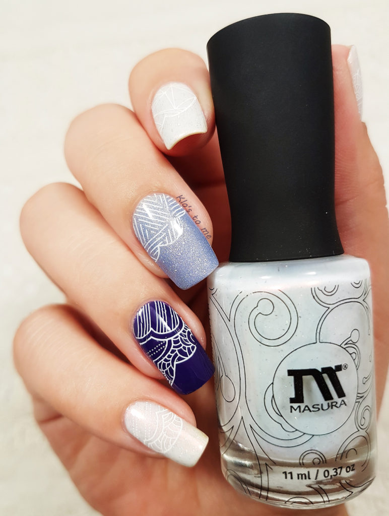 Nail-art violets 