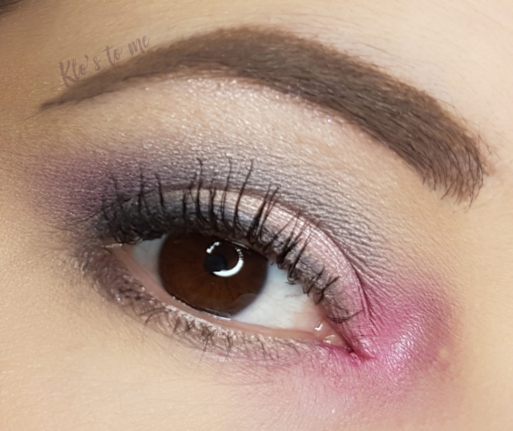 Make-up rose et gris