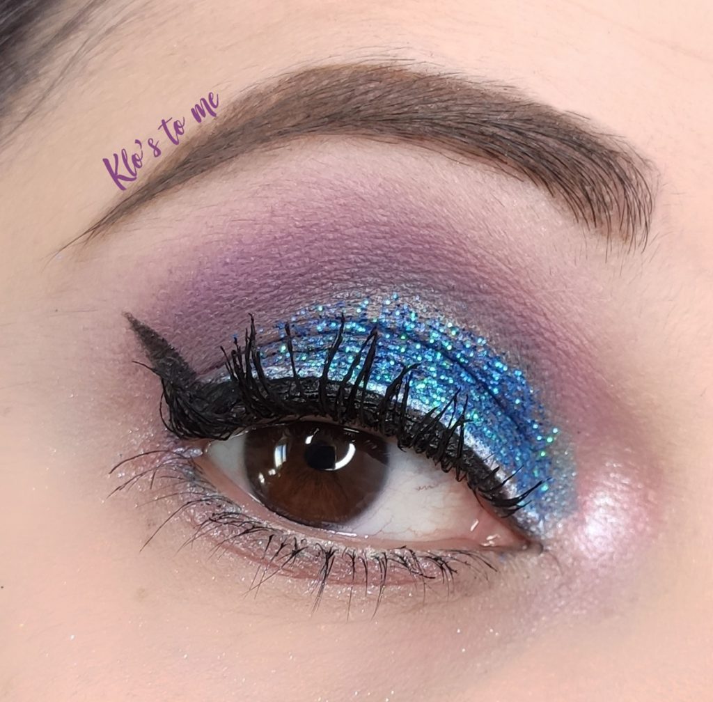 make-up turquoise et violet