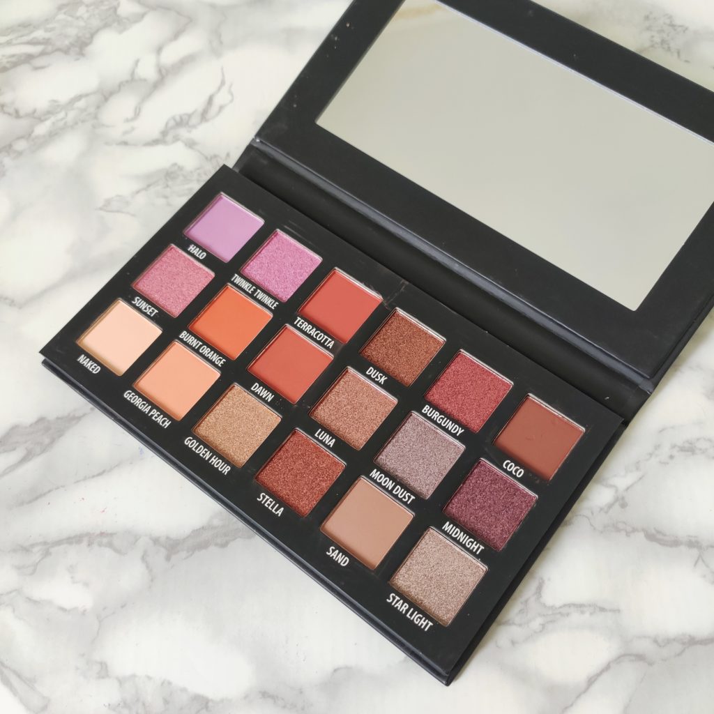 KAB Cosmetics palette Night and day - Boxy Charm 2021